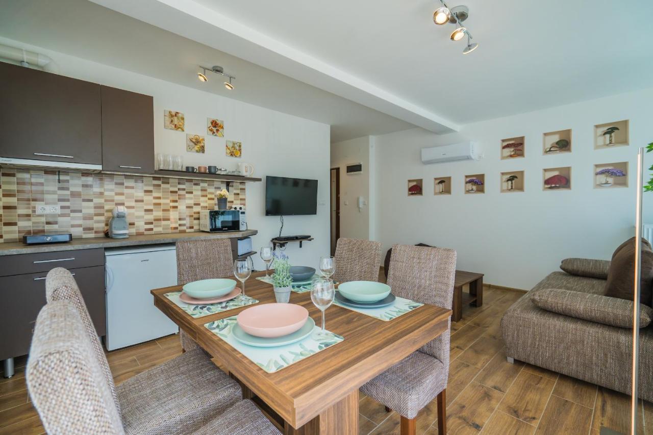 Gemini Apartments Siofok I., Iii. Екстер'єр фото