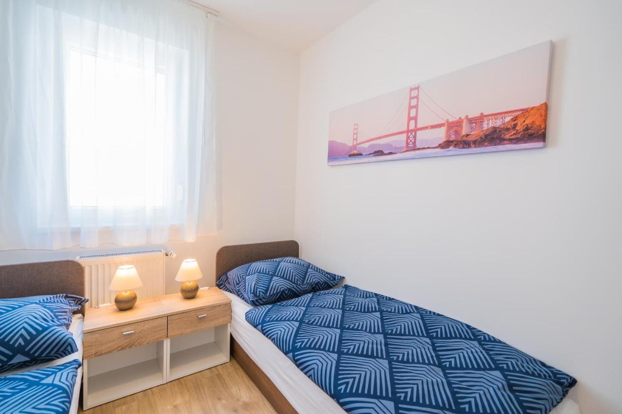 Gemini Apartments Siofok I., Iii. Екстер'єр фото