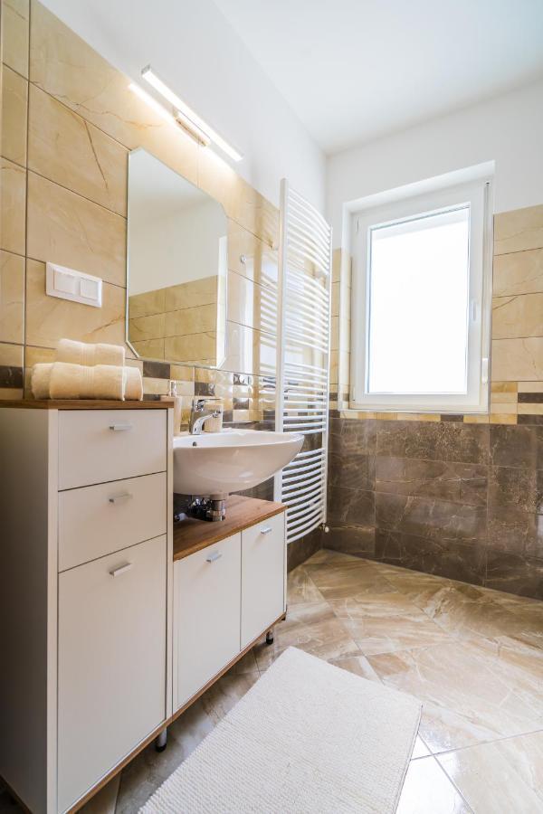 Gemini Apartments Siofok I., Iii. Екстер'єр фото